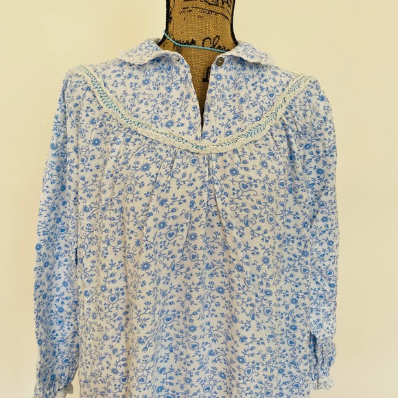 Lanz VTG 50 in Cotton Flannel Eyelet Lace Trim Generous Nightgown Size Medium - Picture 2 of 6